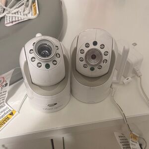 Infant Optics White Baby Monitor Camera Set